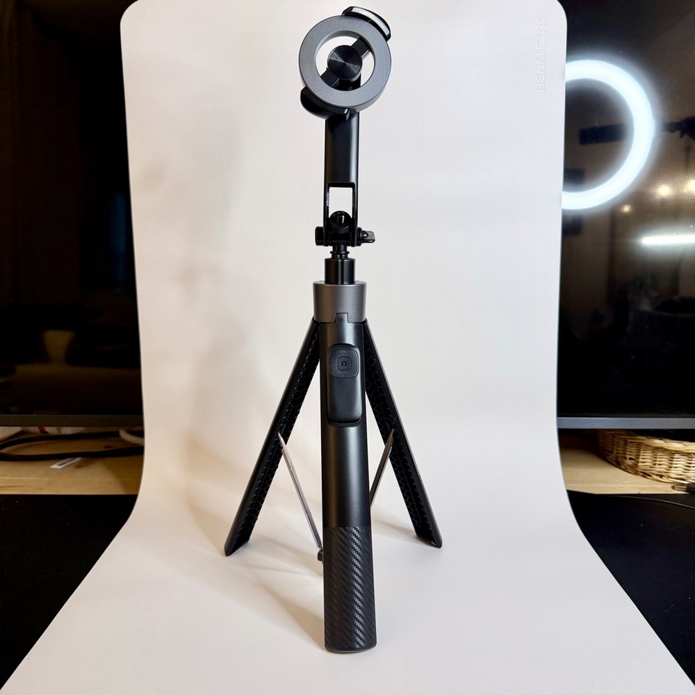 VICTIV | Brand NIB - Magnetic Selfie Stick Phone Tripod - Rechargeable w/ Remote